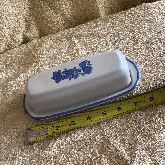 Pfaltzgraff Kitchen Pfaltzgraff Yorktowne Covered Butter Dish 7 78